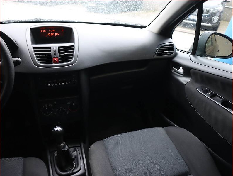 Peugeot 207 (2010) 1.4, Serv.kniha, jezdí výborně - fotka 8 z 14