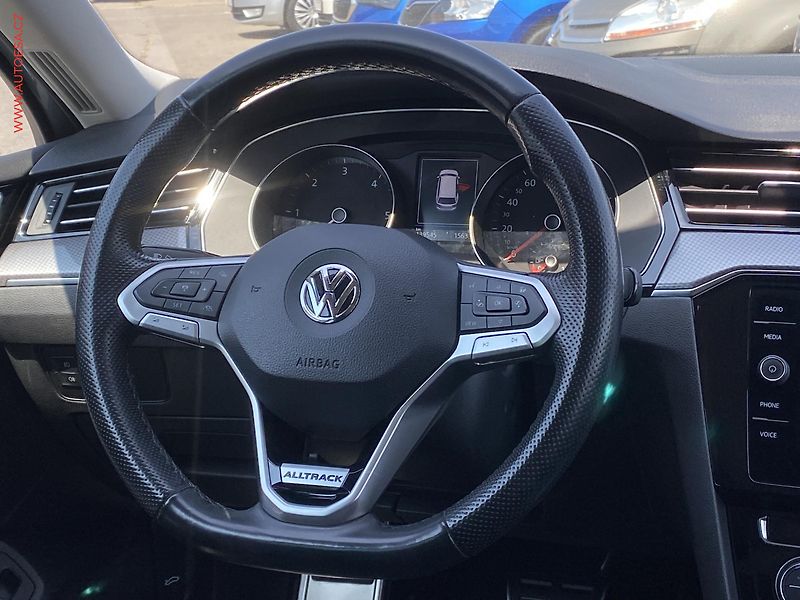 Volkswagen Passat (2020) 2.0 TDi 4Motion, ČR - fotka 17 z 24