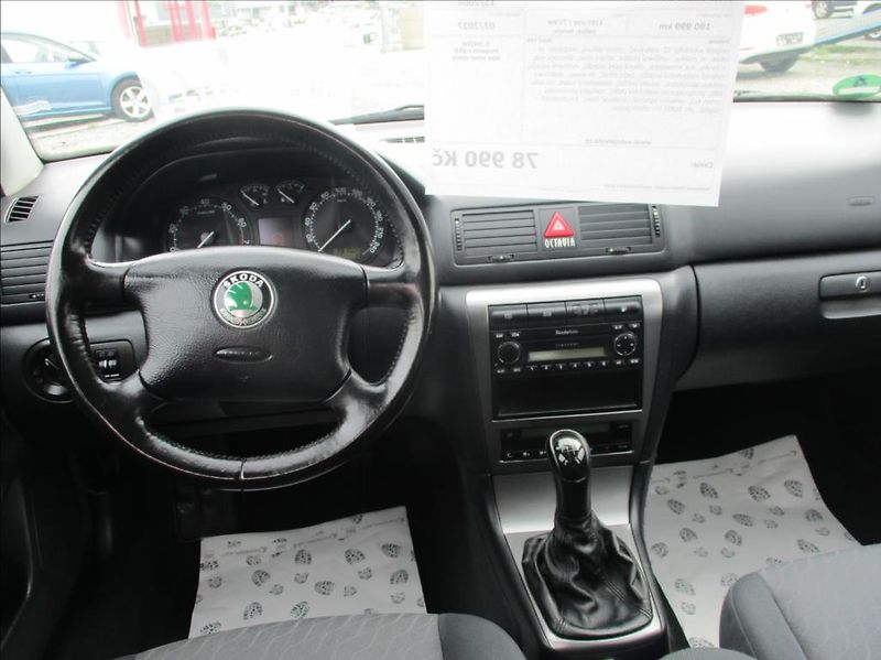 Škoda Octavia 1,6 MPI, digi klima, 1.maj, - fotka 15 z 29