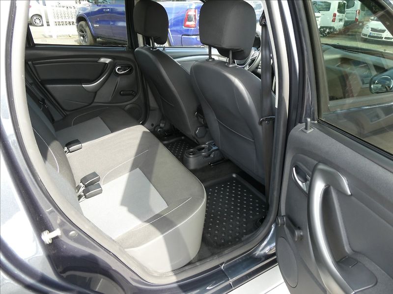Dacia Duster 1,2 TCe 92 kW Prestige,TZ,navi - fotka 17 z 39