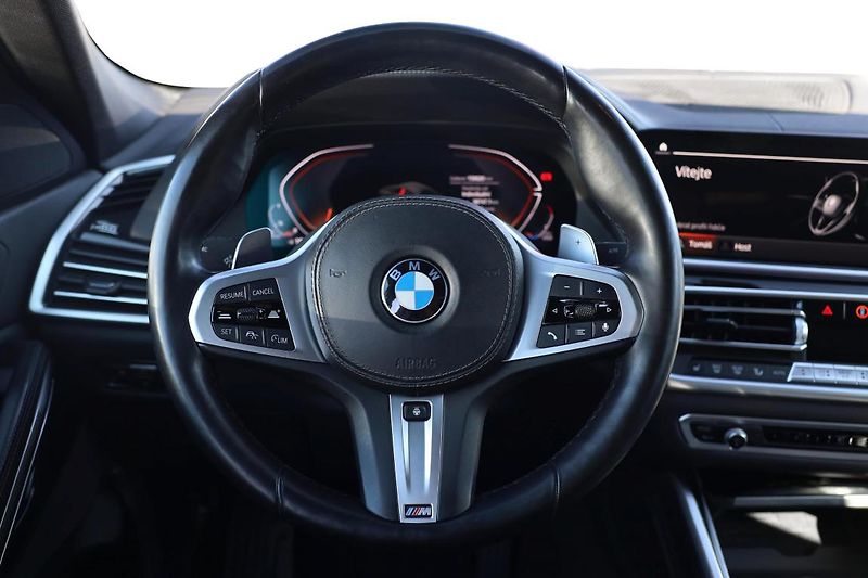 BMW X6 xDrive40d - fotka 13 z 15