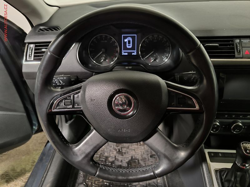 Škoda Octavia (2014) 1.6TDi 4x4, AC, tempo, park - fotka 13 z 17