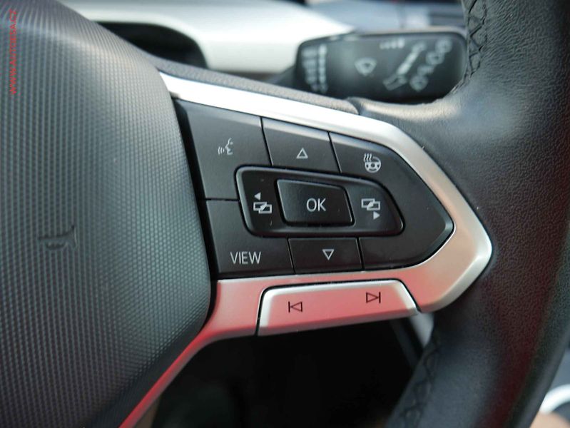 Volkswagen Golf (2023) 2.0 TDi, 1.maj,ČR, Life - fotka 15 z 18