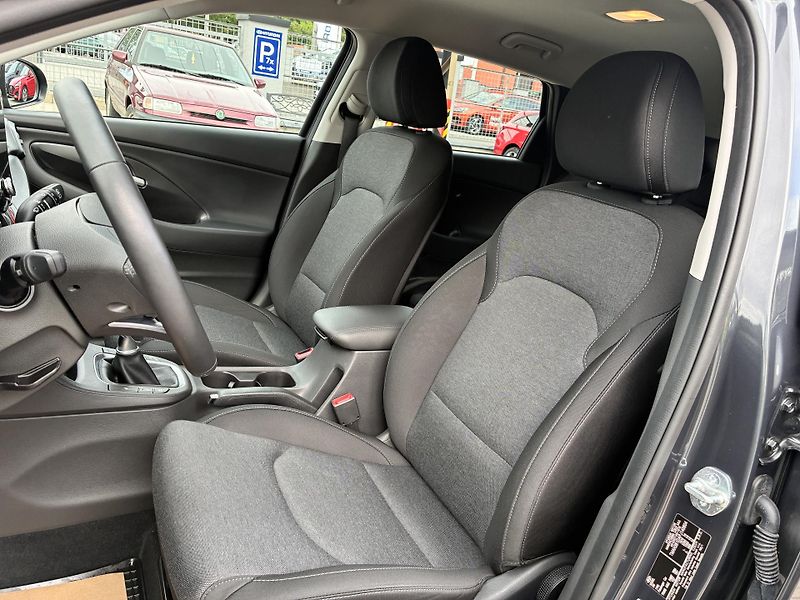 Hyundai i30 1.5T-GDi 118kW REZERVACE - fotka 10 z 34