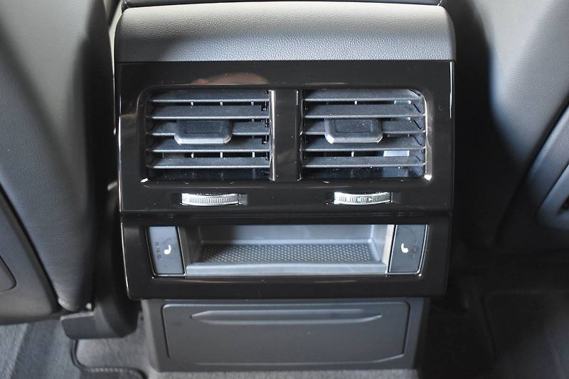 Volkswagen Touareg (2025) R-Line 3.0TDI 210kW, Záruka,We - fotka 14 z 29