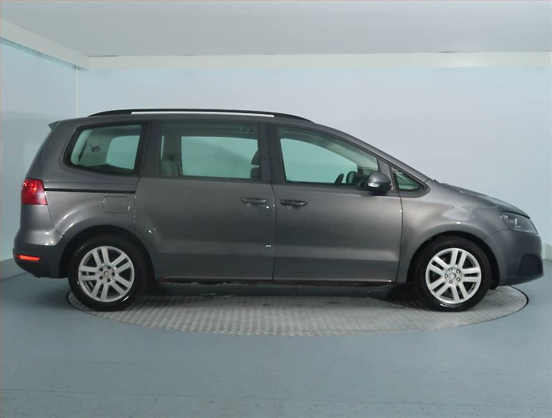 Seat Alhambra (2011) 2.0 TDI, Automat, 7 míst - fotka 6 z 15