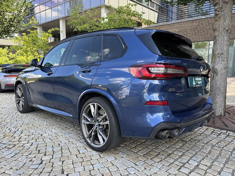 BMW X5 M50i V8 - fotka 4 z 29