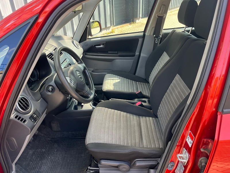 Suzuki SX4 1,6 VVT i-AWD /1.mj./servis.k. - fotka 8 z 13