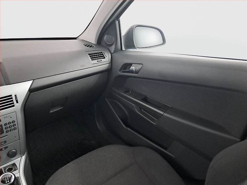 Opel Astra (2009) 1.6 16V, po STK, jezdí výborně - fotka 8 z 16