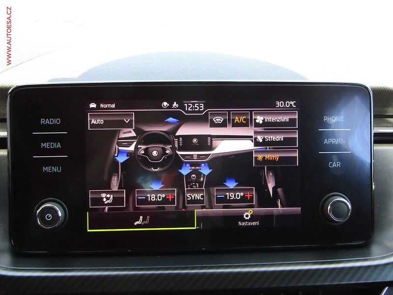 Škoda Kamiq (2021) 1.5 TSi, ČR, DSG, navi, LED - fotka 20 z 24