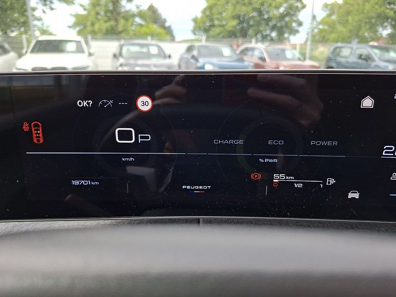 Peugeot 3008 ALLURE HYBRID 145k e-DCS6 - fotka 18 z 29