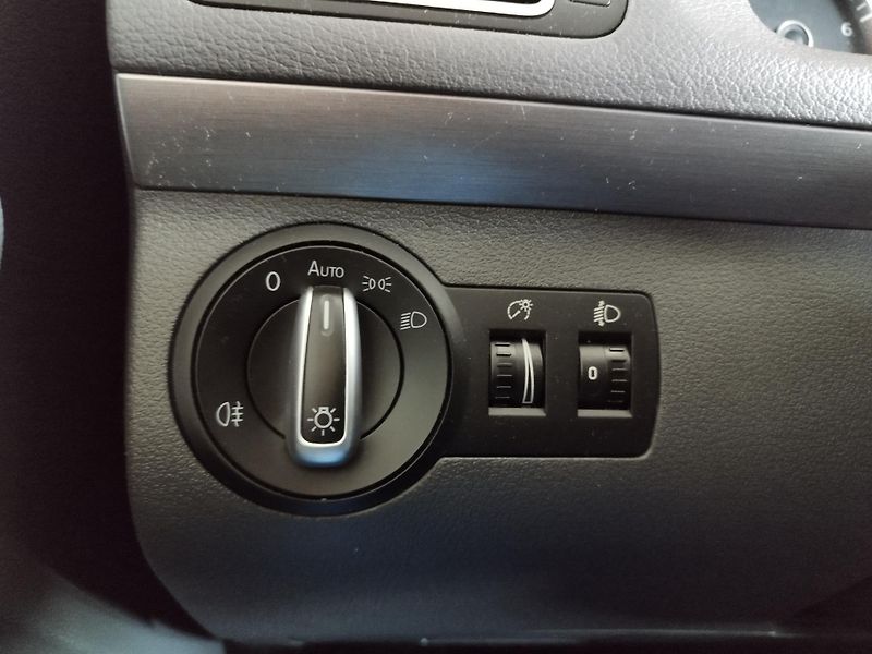 Volkswagen Touran (2012) 1,2TSI,77KW,KLIMA,ALU,SER.KN - fotka 26 z 26