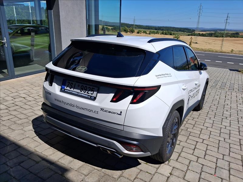 Hyundai Tucson 1,6   TGDI MT 20 YEARS LUXURY - fotka 3 z 11