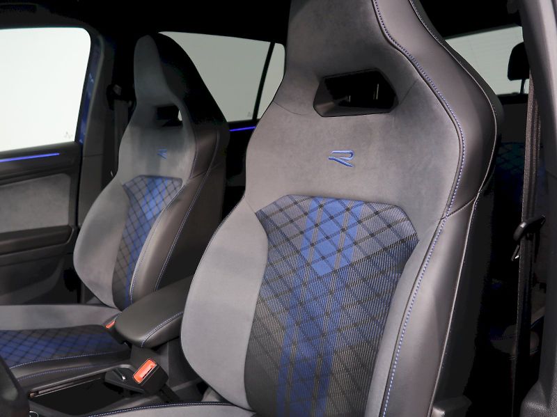 Volkswagen Tiguan (2022) R 2.0TSI 235KW DSG 4x4 - fotka 14 z 38