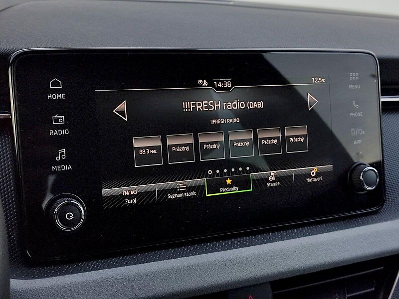 Škoda Kamiq (2025) Top Selection 1,5 Tsi  + tažné - fotka 17 z 34