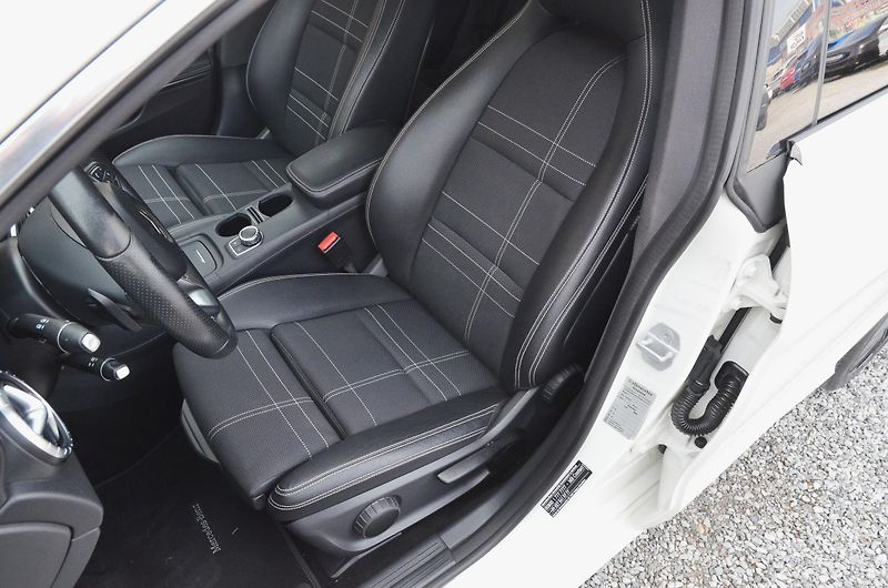 Mercedes-Benz CLA (2017) 220d 130kW AT / Bi-XENON - fotka 20 z 39