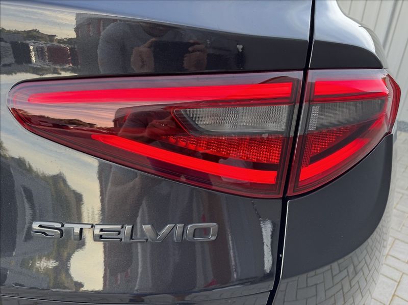 Alfa Romeo Stelvio 2,0 T Q4 AT8 ZF VELOCE původČR - fotka 17 z 50