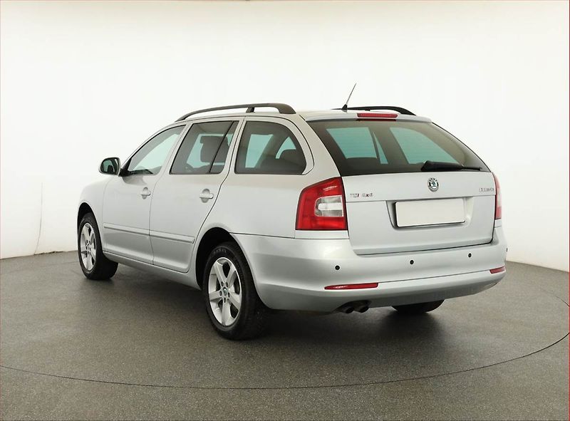 Škoda Octavia (2012) 2.0 TDI, 4X4, Serv.kniha - fotka 4 z 17