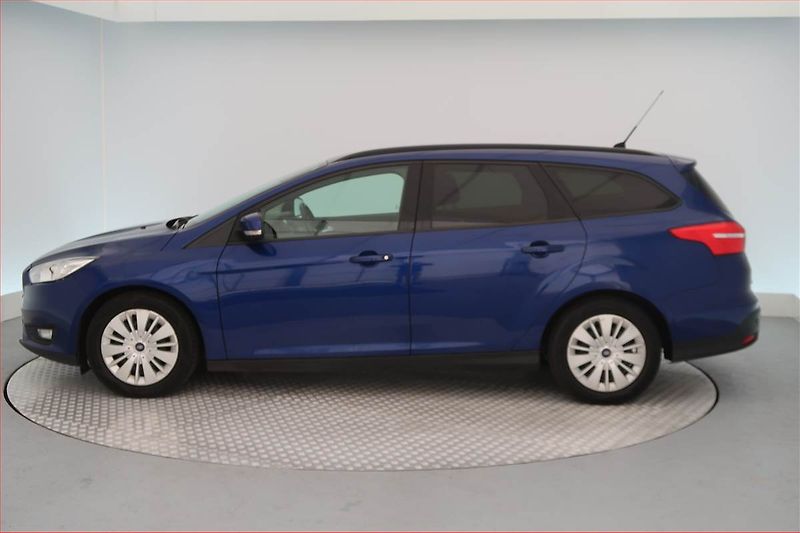 Ford Focus (2015) 1.5 TDCi, Navi, Tempomat - fotka 3 z 17