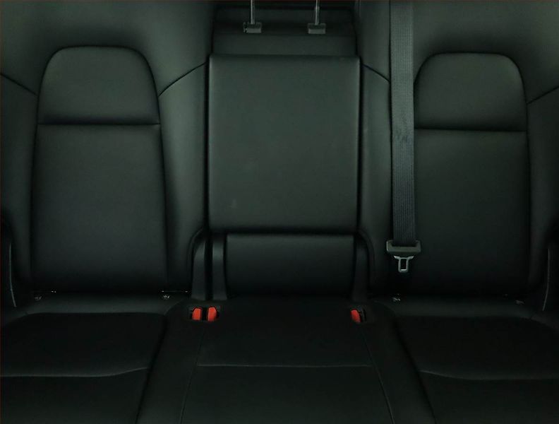 Tesla Model Y (2022) Long Range AWD 79kWh, SoH 89% - fotka 10 z 23
