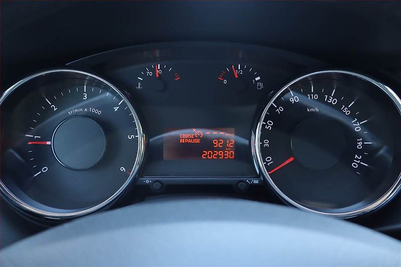 Peugeot 3008 (2009) 1.6 HDi, po STK, Tažné - fotka 11 z 21