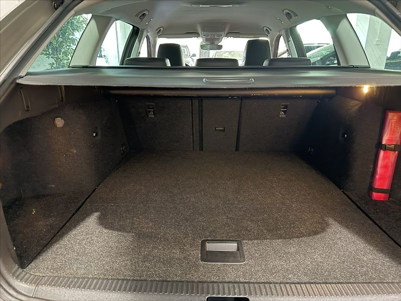 Škoda Octavia 1,6   TDI DSG STYLE+ VIRTU ACC - fotka 33 z 43
