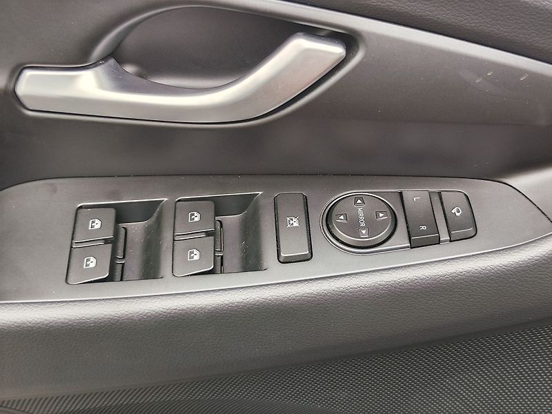 Hyundai i30 1.5 T-GDI/103kW N-Line DCT - fotka 34 z 36