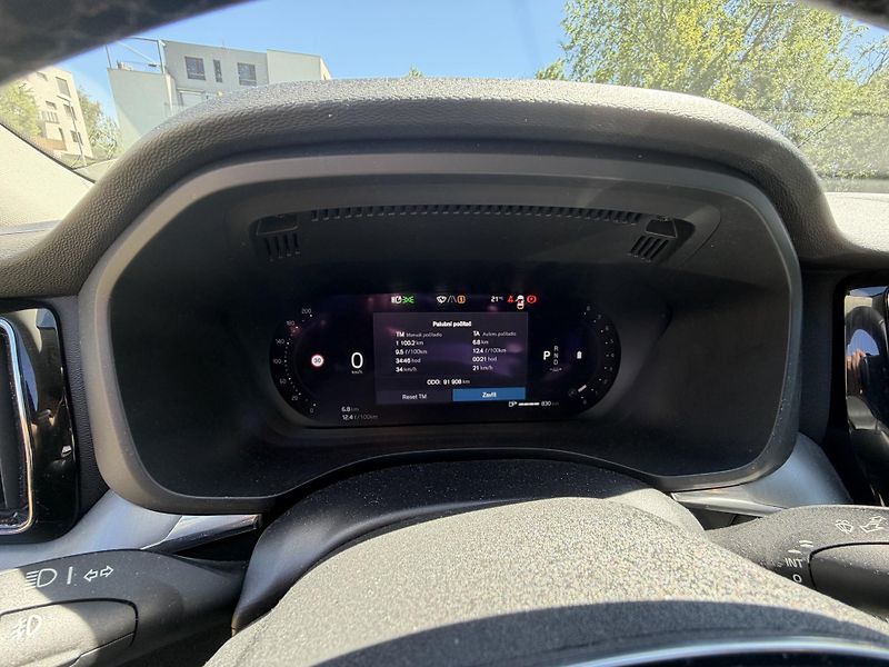 Volvo XC60 (2022) IIB4FWD AUT mild hybrid moment - fotka 6 z 22