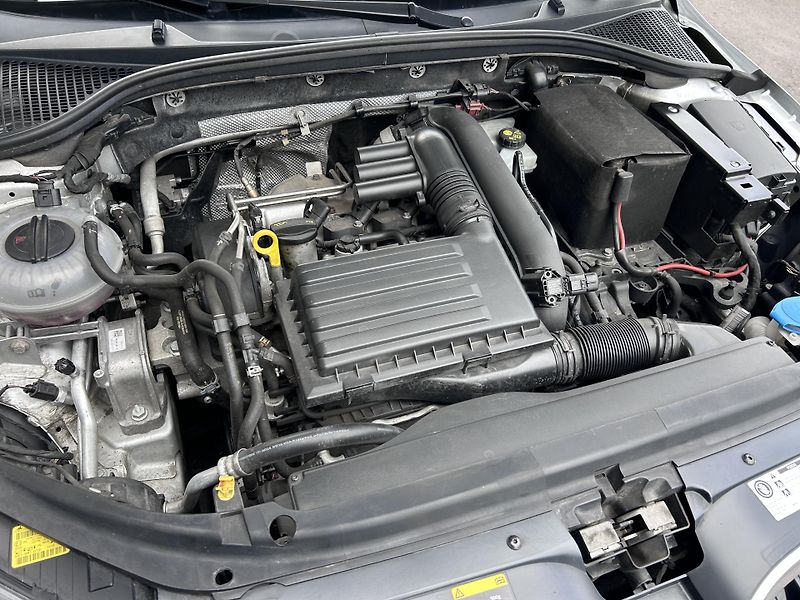 Škoda Octavia 1.2 TSI Ambition - fotka 35 z 35