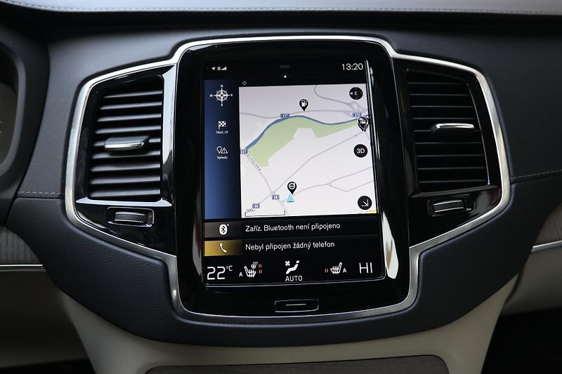Volvo XC90 (2021) T8 AWD Plug-in Hybrid - fotka 18 z 25