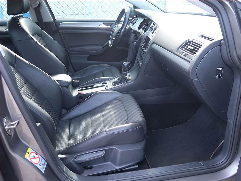 Volkswagen Golf (2014) 1.6 TDI, Automat, Serv.kniha - fotka 9 z 19