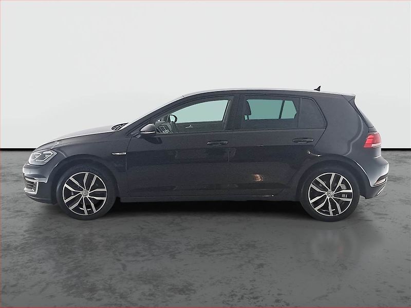 Volkswagen Golf (2019) 32 kWh - 37 Ah, Automat - fotka 3 z 21