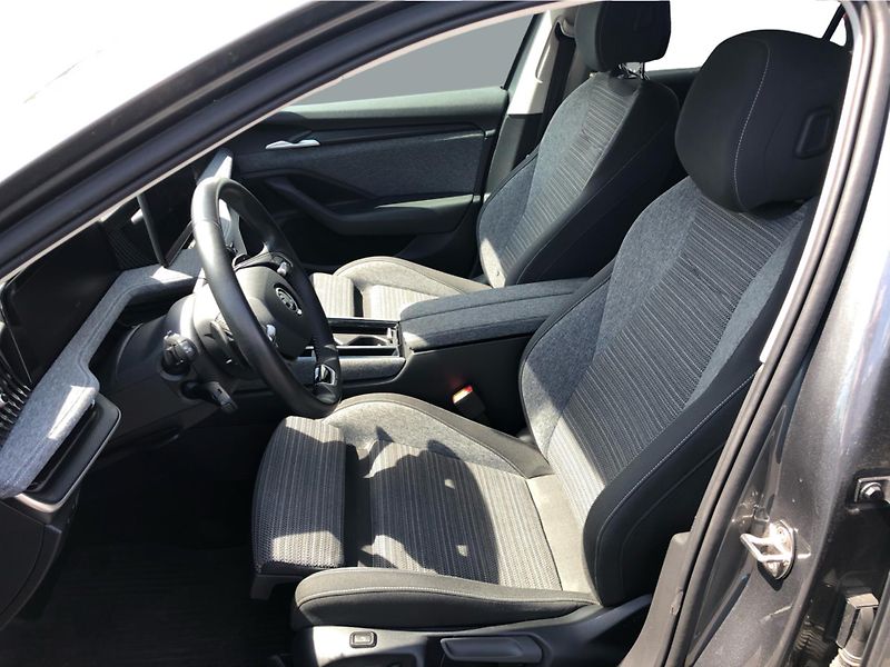 Škoda Superb COMBI 2.0 TDi DSG 7st. SELECTI - fotka 11 z 30