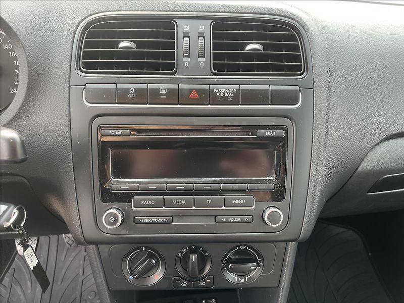Volkswagen Polo 1.2 HTP KLIMA STK 8/2028 - fotka 16 z 30