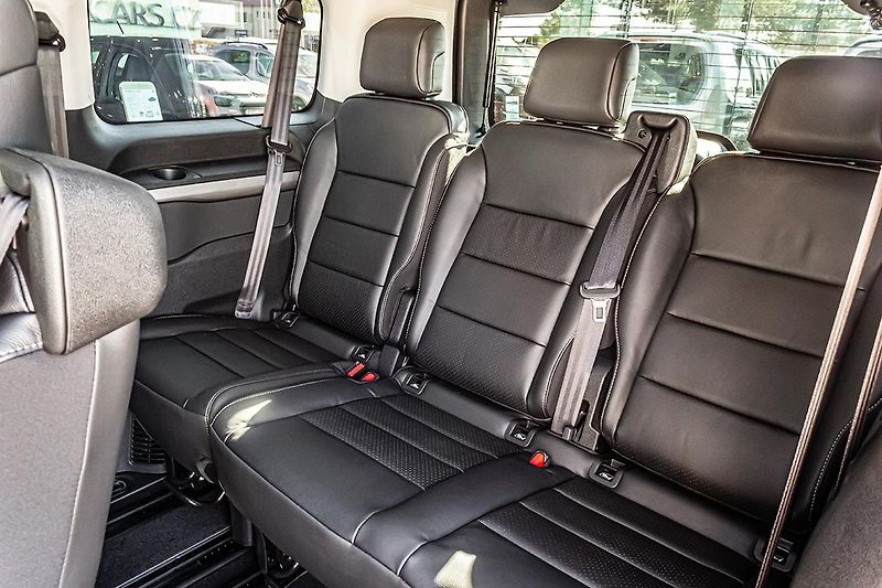 Citroën SpaceTourer 2,2 SHINE M BlueHDi 180k - fotka 20 z 21