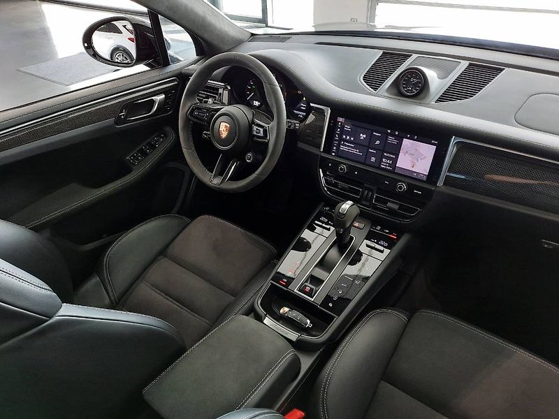 Porsche Macan (2024) GTS (324kW/440k) PDK - fotka 12 z 27