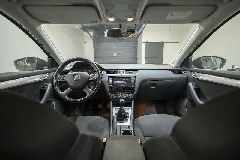 Škoda Octavia 2.0 TDI 110 kW 4x4 - fotka 11 z 35