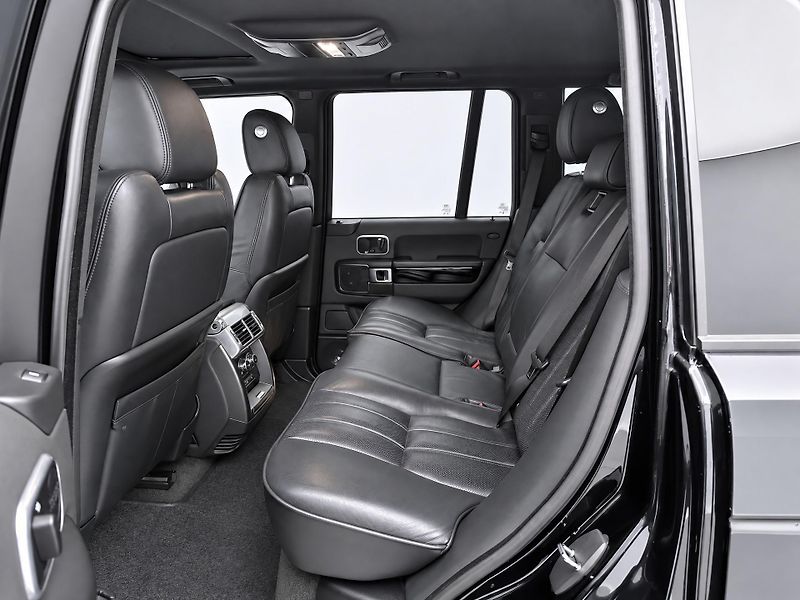 Land Rover Range Rover 5.0 375 kW V8 4x4 CZ Bi-xenon - fotka 15 z 38