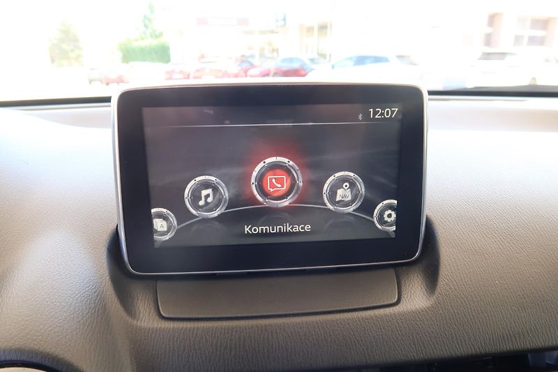 Mazda 2 (2016) 1,5 G90 Takumi Navi, ČR, tažné - fotka 22 z 28
