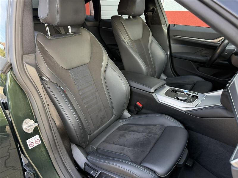 BMW i4 0,0 M50 544PS M Sport xDrive - fotka 31 z 38