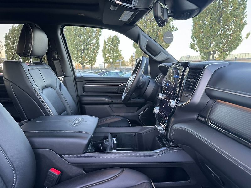 RAM 1500 (2024) LIM 4X4 291KW 5,7 HEMI 6 DPH - fotka 42 z 50