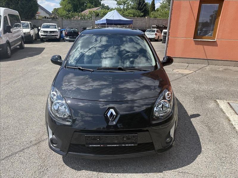 Renault Twingo 1,2 i - fotka 2 z 24