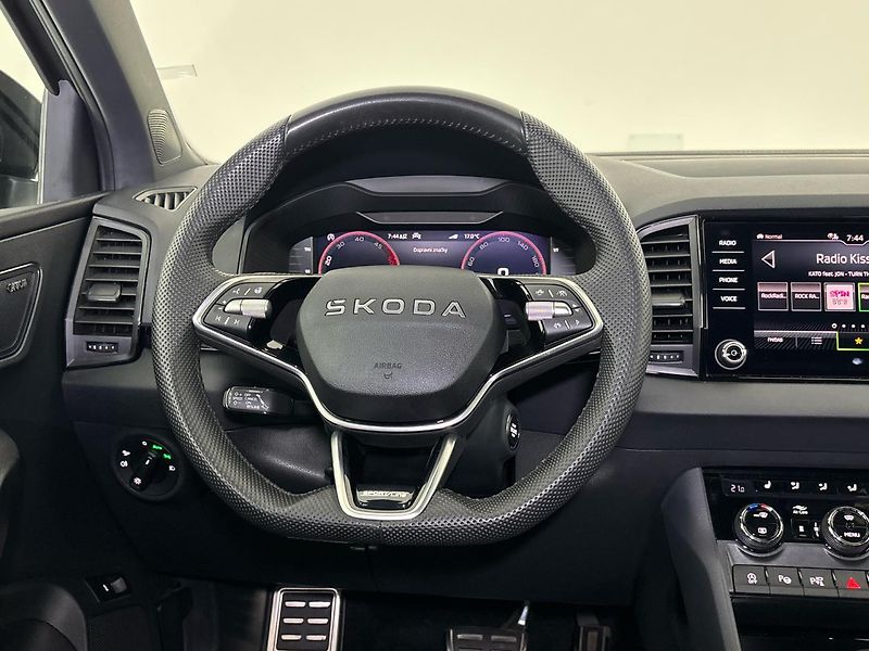 Škoda Karoq Sportline 4x4 DSG, nez. topení - fotka 18 z 30