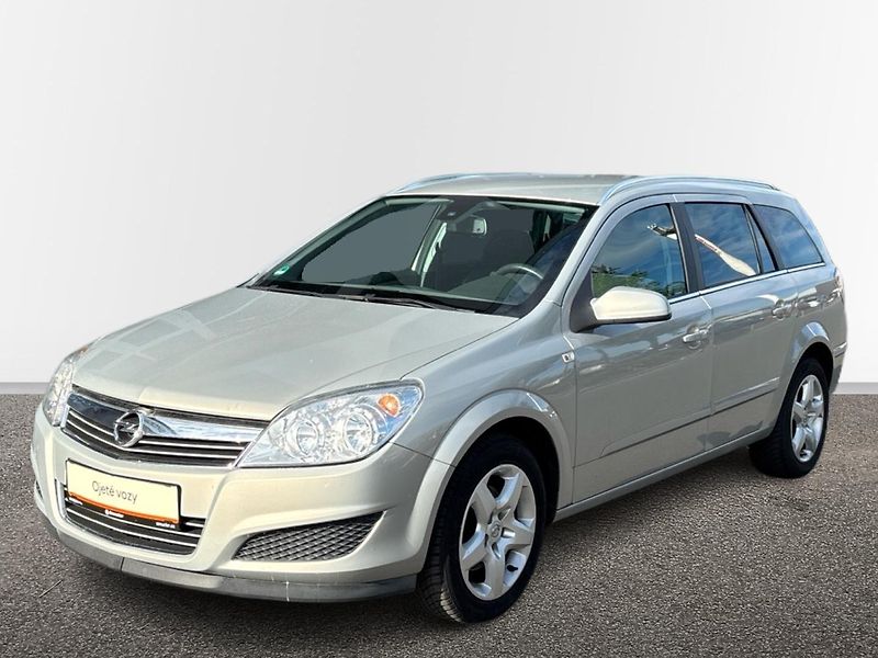 Opel Astra Kombi - fotka 1 z 26