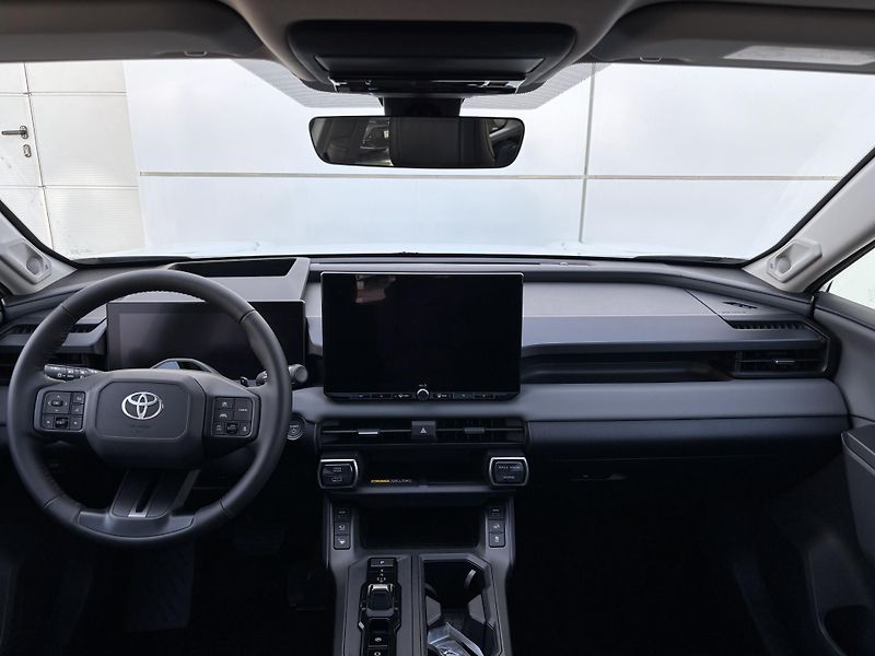 Toyota RAV4 (2026) EXECUTIVE Skyview 2,5 PHEV 4x4 - fotka 6 z 14