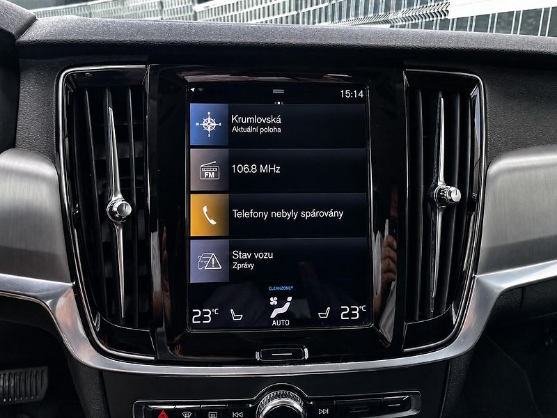 Volvo V90 (2019) 2.0 D4 140kW MOMENTUM - fotka 19 z 32