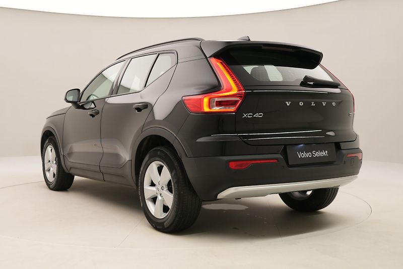 Volvo XC40 T2 ESSENTIAL CZ - fotka 11 z 42
