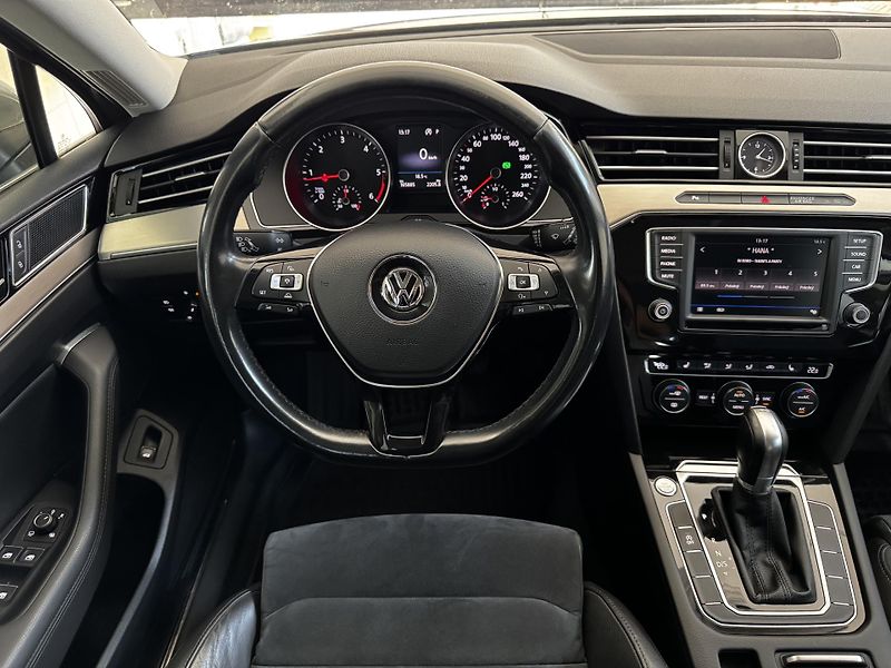 Volkswagen Passat (2017) R-line 2.0 TDI 110 KW DSG - CZ - fotka 11 z 25