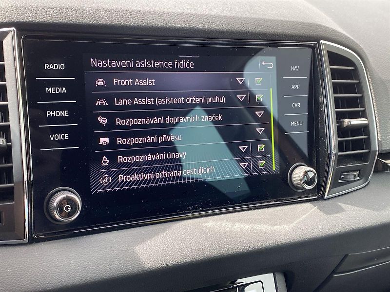 Škoda Karoq (2023) 1.5 TSI Style - fotka 22 z 42