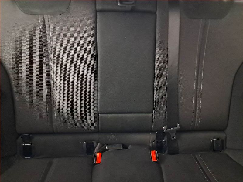BMW Řada 3 (2016) 320 d, Automat, Tempomat - fotka 10 z 24